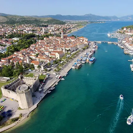 Apartment With A Parking Space - 23129 Trogir