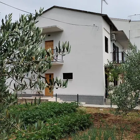 With A Parking Space - 23129 Trogir